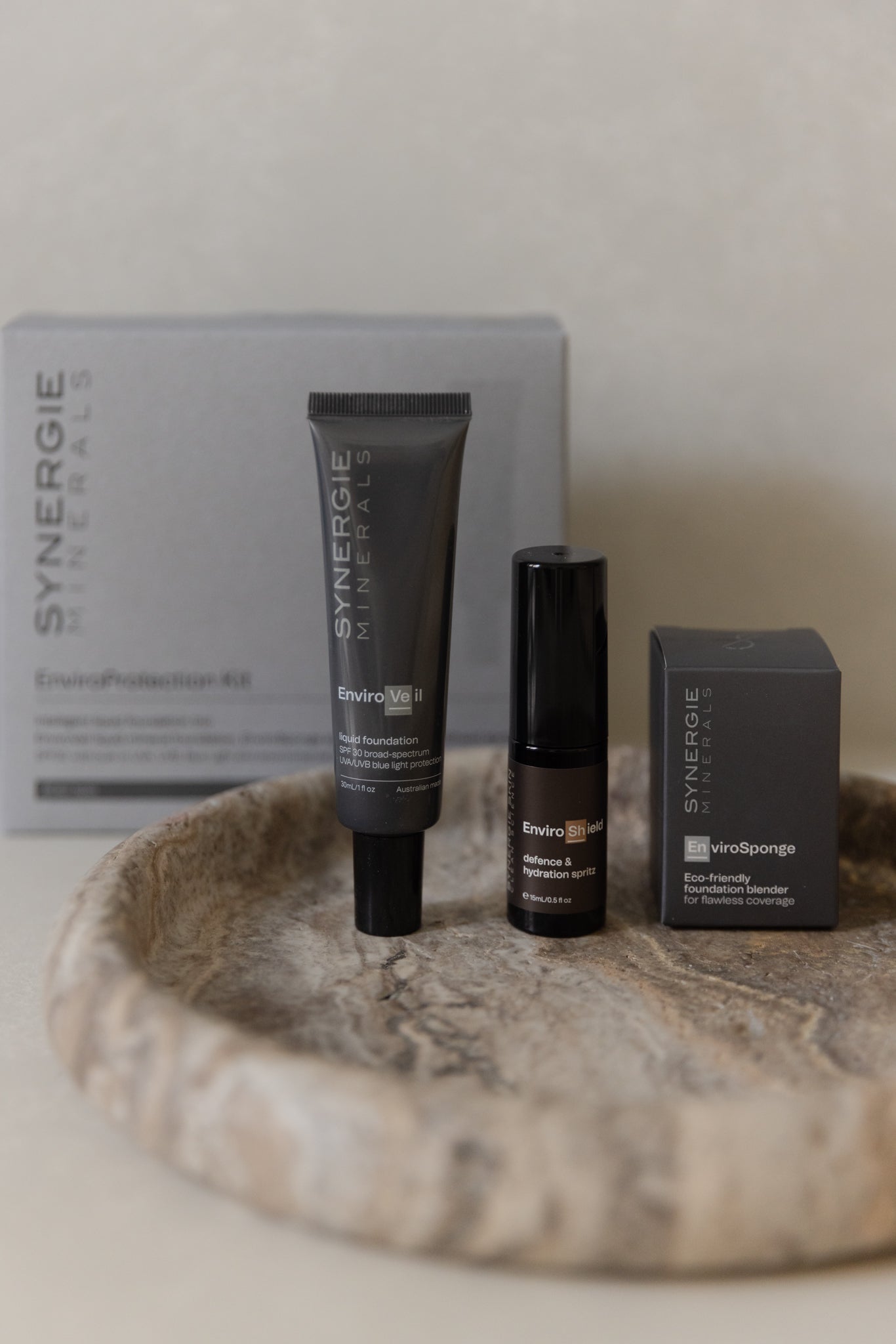 Enviro Protection Kit (Liquid Foundation, Sponge + EnviroShield Spritz)